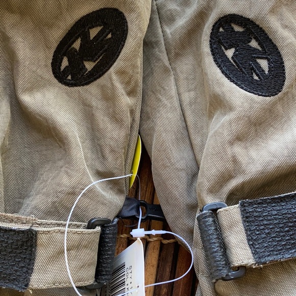 Kombi Snowboarding Gloves - Picture 2 of 9